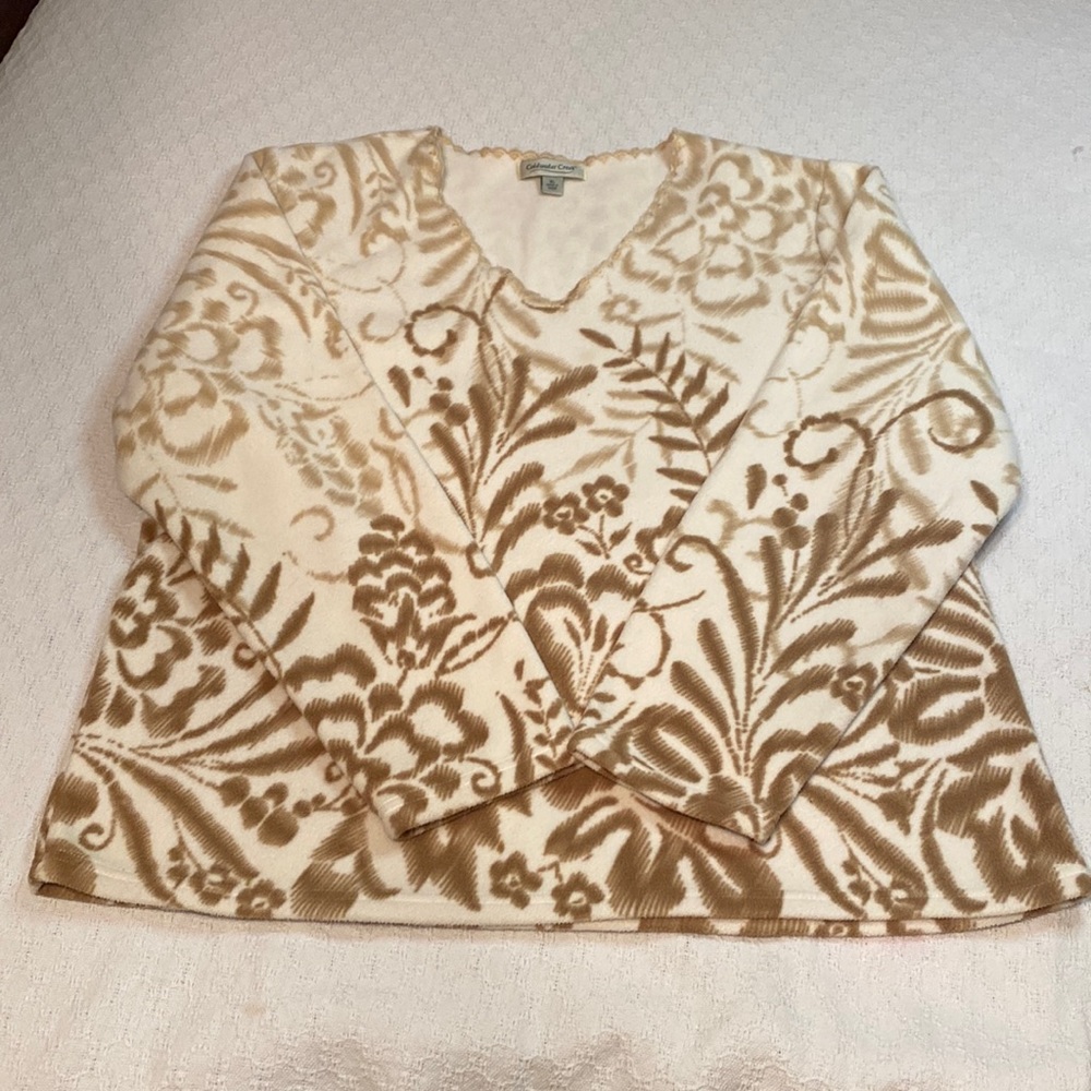 Coldwater Creek long sleeve sweeter top. Very soft